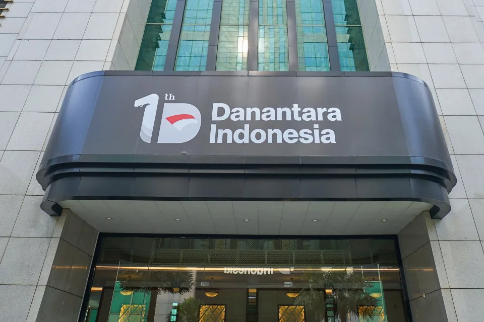 Ilustrasi_logo_Danantara_dan_gedung_Danantara_Indonesia-2026_09_04-21_11_30_1b90beaecde0f842f98613c1df3bfe66_960x640_thumb