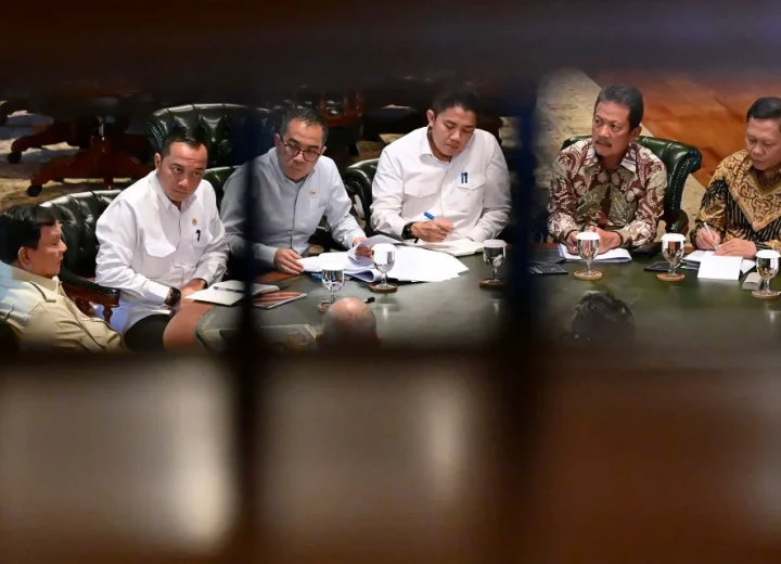 Prabowo_Rakor_Kampung_Nelayan-2026_10_09-22_00_55_51aa0fae53882123ace3637f213f0ba3_960x640_thumb
