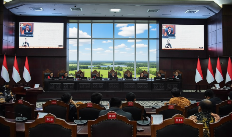 Latest Program: MK Tolak Gugatan Aturan Migas Terkait Harga BBM, Sebut Bukti Kerugian Tak Jelas