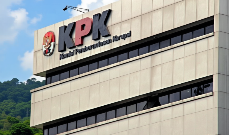 KPK Tangkap Tangan Bupati Sukoharjo Etik Suryani