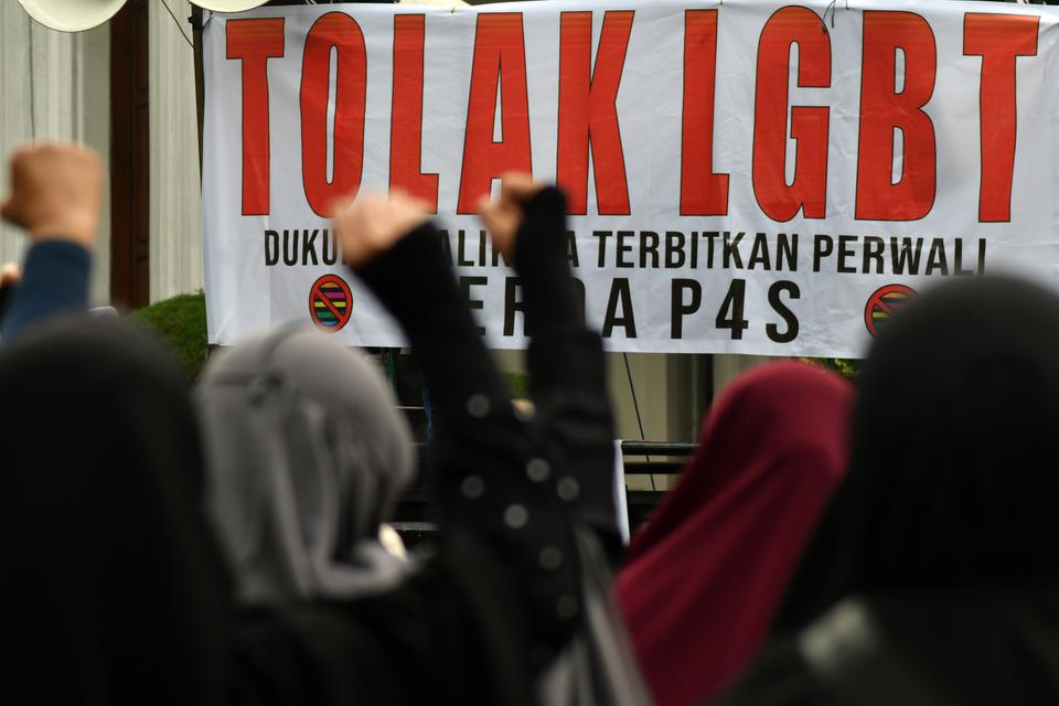 Latest Program: Pemerintah Tetapkan LGBT sebagai Ancaman, Bagaimana Aturan di Negara Lain?