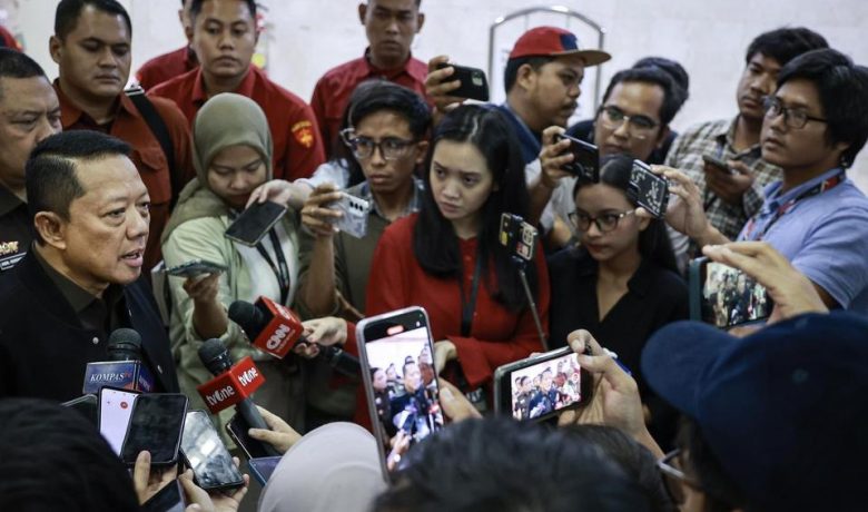 Solution For: Jampidsus Febrie Andriansyah Respons Isu Mundur: Saya Masih Terima Perintah