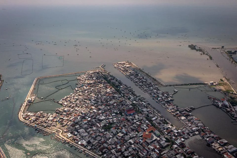 New Policy: Menjaga Nadi Ekonomi di Tengah Terjangan Air Laut Pantai Utara Jawa