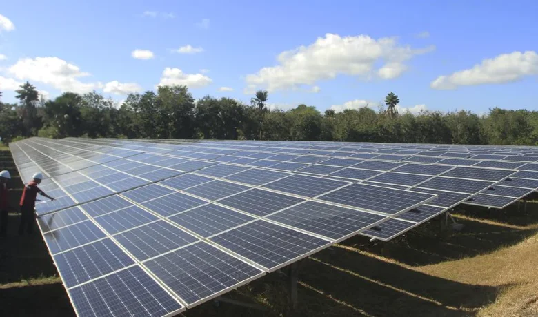 Key Discussion: Indonesia Tawarkan Proyek PLTS 100 GW ke Cina