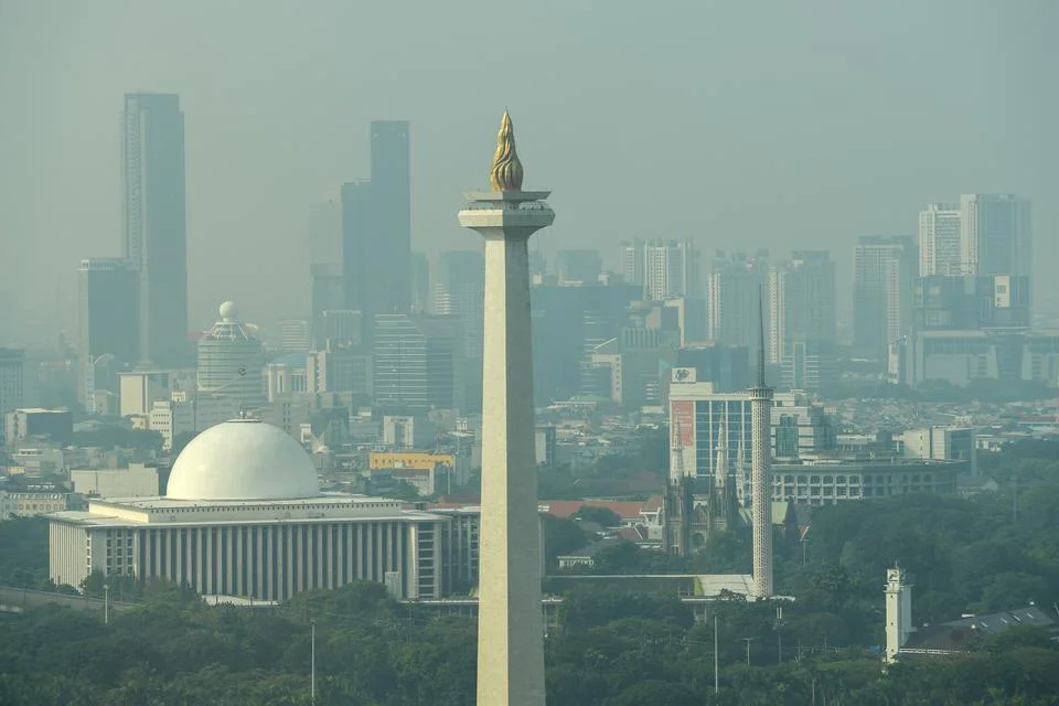 Facing Challenges: Polusi Udara Jakarta Terburuk di RI Pagi Ini, Kelompok Sensitif Diimbau Waspada