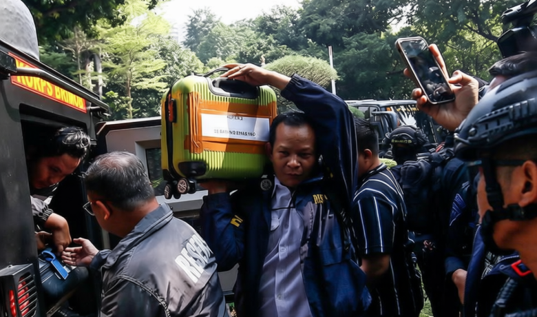 [Foto] Polri Sita Barang Bukti Pada Kasus TPPU di PLN – Asabri, Krakatau Steel