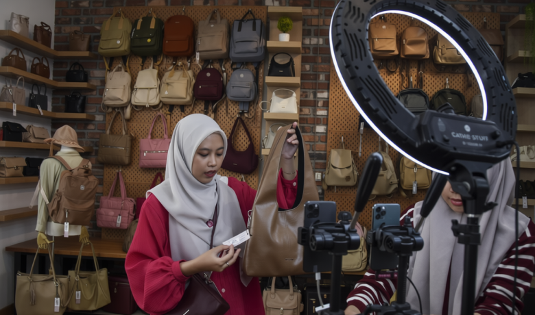 Seller Keluhkan Pajak Marketplace Dipotong dari Omzet, Ini Respons DJP