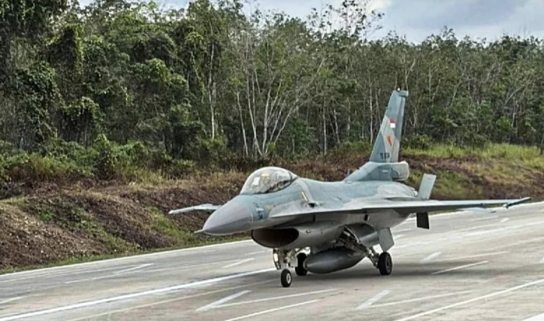 Menteri PU Sebut Dua Tol di Jawa Disiapkan untuk Uji Coba Pendaratan Jet Tempur