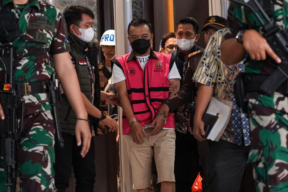 Solution For: Kejagung Langsung Tahan Don Ritto Usai Kasusnya Dilimpahkan dari Kepolisian