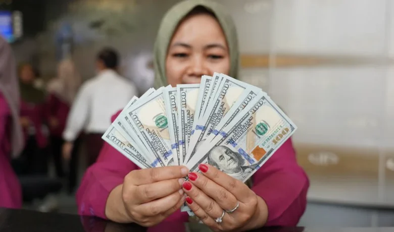 Latest Program: Rupiah Berpeluang Menguat Tipis, Data Tenaga Kerja AS yang Lemah Tekan Dolar