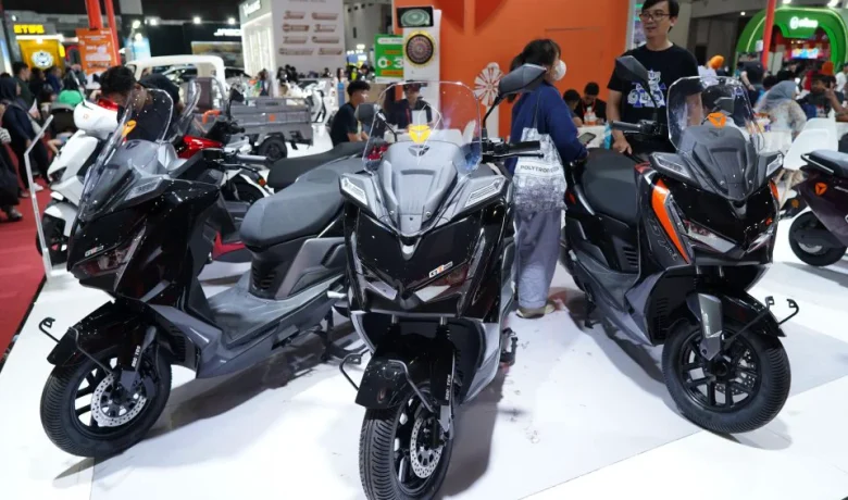 Key Discussion: [Foto] Proyeksi Penjualan Motor Listrik di tengah Penundaan Penyaluran Insentif