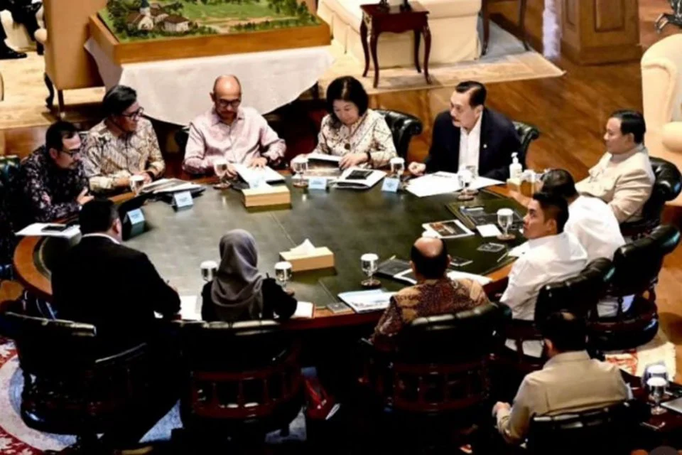 Topics Covered: Prabowo Panggil Luhut ke Hambalang, Bahas Ketahanan Ekonomi hingga GovTech