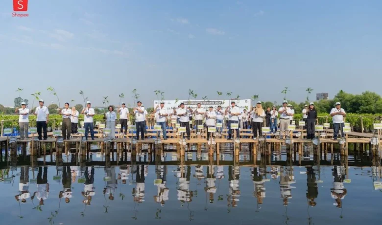 Dukung Hari Mangrove, Shopee Gelar Aksi Tanam Bersama