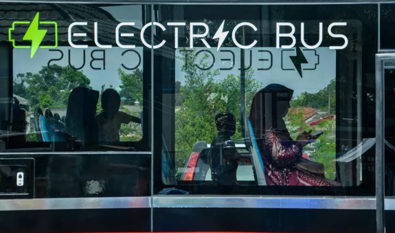 IESR: RI Perlu Tiru Skema Pengadaan Massal India untuk Tekan Harga Bus Listrik