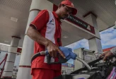 Antrean Panjang Mengular di SPBU Palu Imbas Distribusi BBM Terhambat