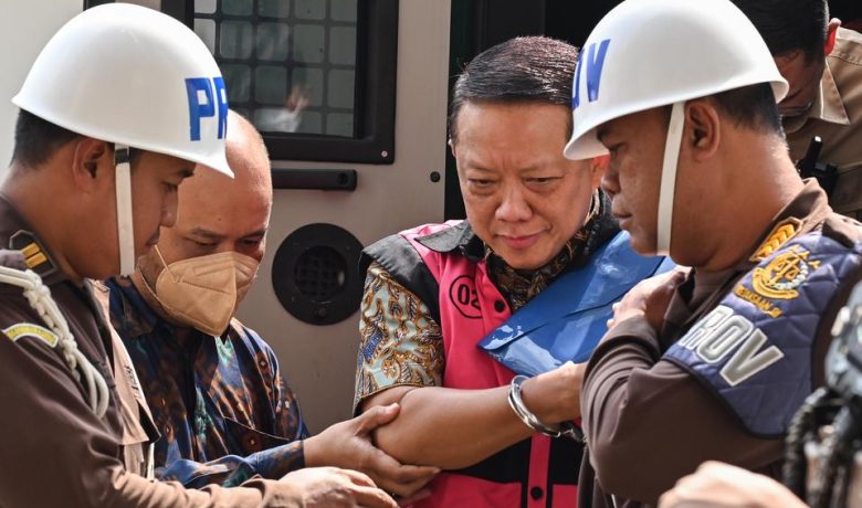 Polisi Jelaskan Eks Jampidsus Jadi Tersangka Tanpa Diperiksa sebagai Saksi