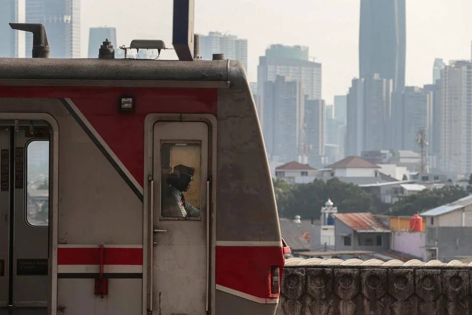 Jalur KRL Bogor dan Tangerang Alami Gangguan Imbas Kecelakaan