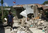 Gibran Tinjau Posko Pengungsi Gempa NTT, Beri Peralatan Bayi dan Trauma Healing