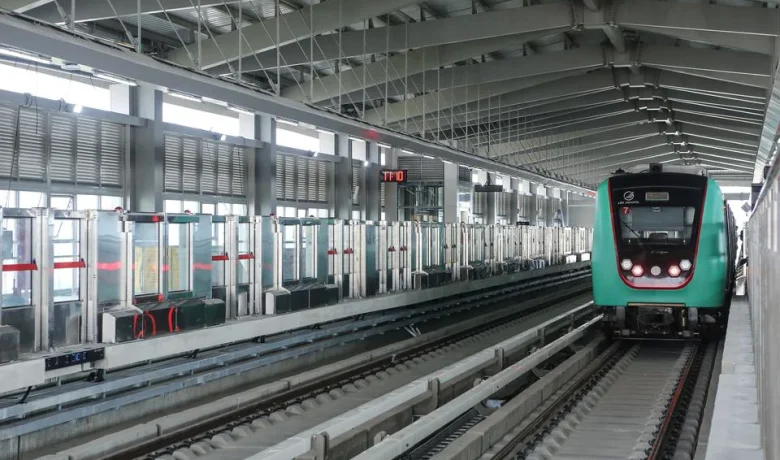Pramono Kaji Kenaikan Tarif LRT Jakarta