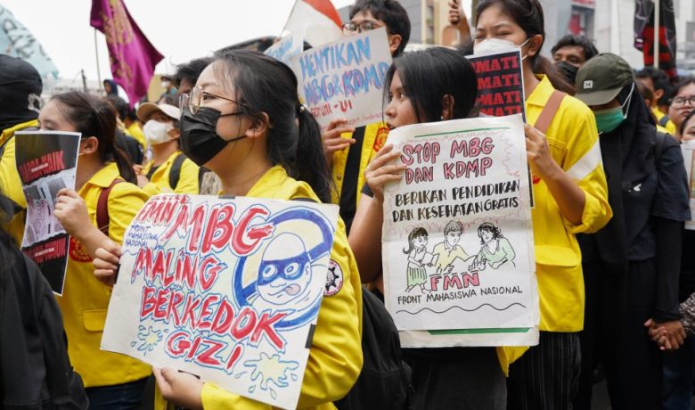 Ratusan Mahasiswa Bertahan di Gedung UOB, Aparat Batasi Akses Menuju HI