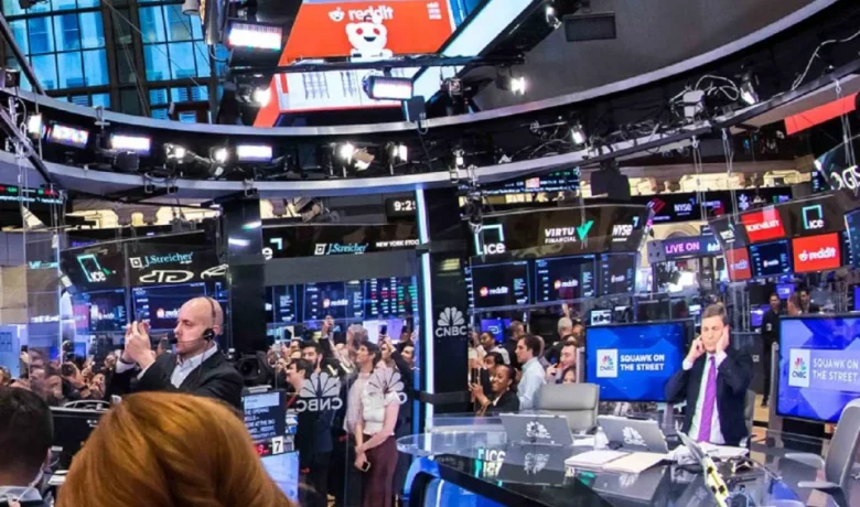 Wall Street Ditutup Bervariasi, Dow Jones Naik Berkat Lonjakan Saham Nvidia
