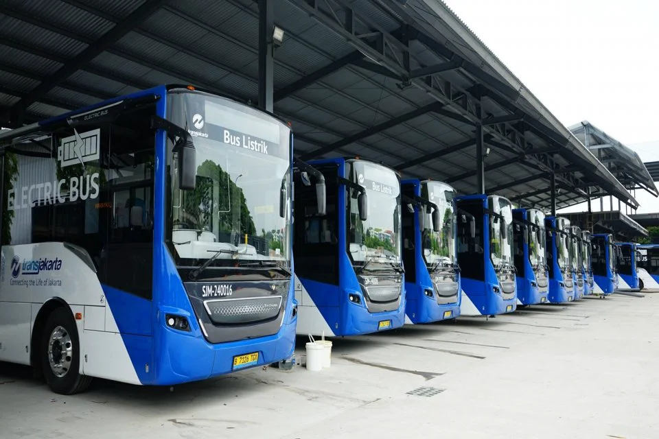 Kejar Pasok Bus Listrik Transjakarta, DAMRI Ajukan Pinjaman ADB Rp672 Miliar