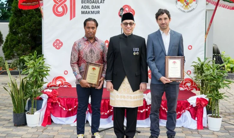 Sineas Ugo Monticone dan Pengusaha Johannes Doy Raih Penghargaan KBRI Ottawa