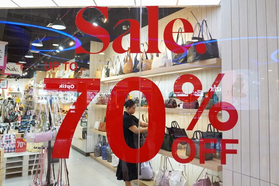 Profit Peritel Menyusut akibat Diskon dan Biaya Naik
