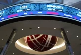 IHSG Melemah 0,86% ke Level 6.394, Saham BYAN–JARR Babak Belur
