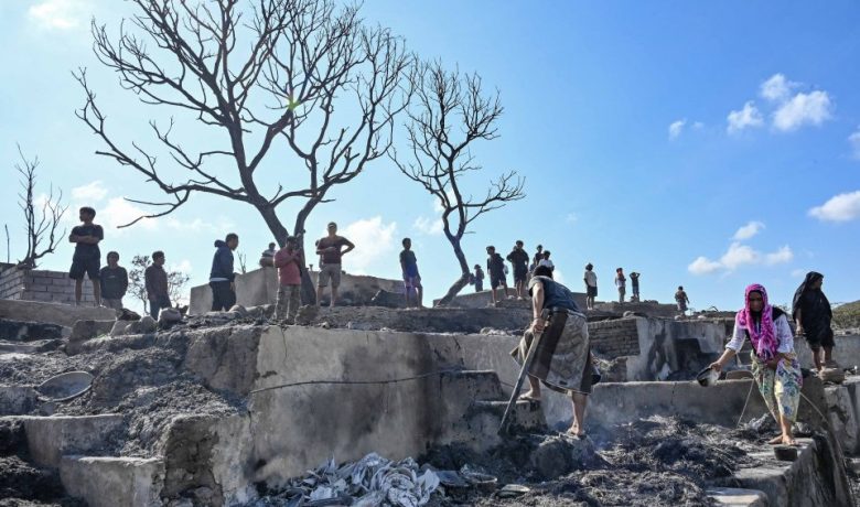 [Foto] Kondisi Desa Adat Sade Lombok Pascakebakaran yang Menghanguskan 120 Rumah
