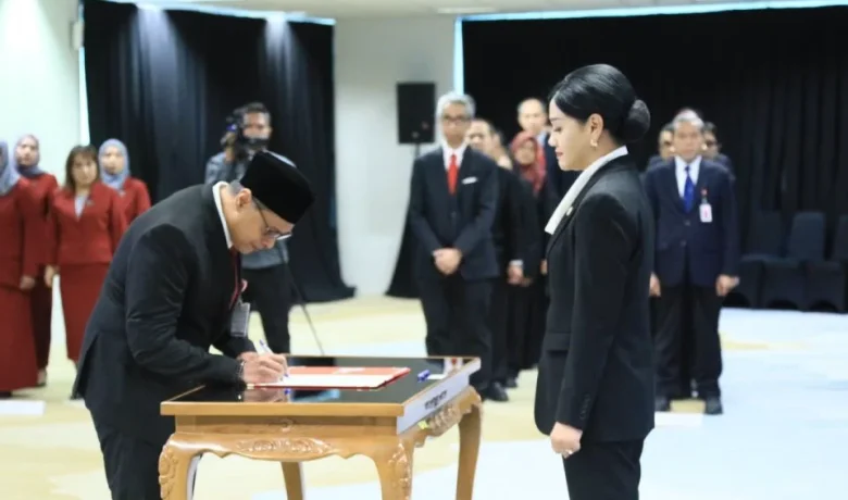 OJK Lantik Henry Rialdi untuk Urus Bursa Mineral dan Komoditas Strategis