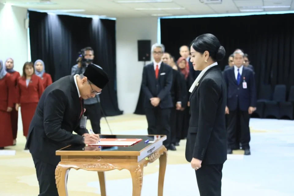OJK Lantik Henry Rialdi untuk Urus Bursa Mineral dan Komoditas Strategis
