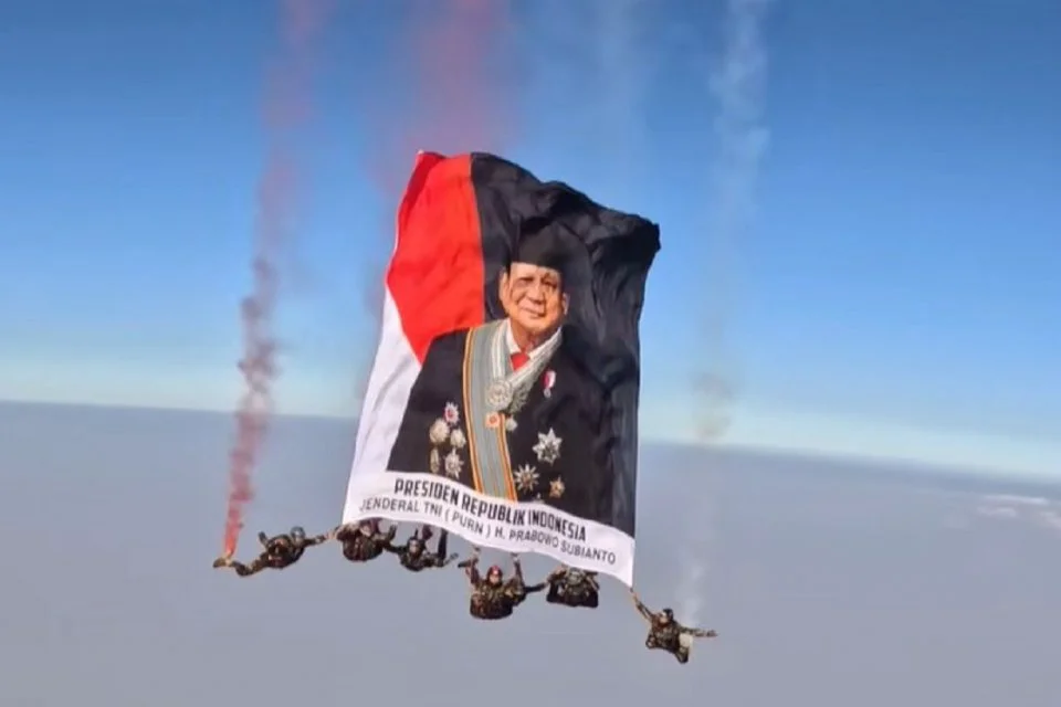 Istana soal Viral Pengibaran Bendera Wajah Prabowo: Bentuk Kebanggaan