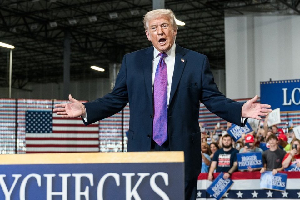 Trump Murka Kebocoran Stok Amunisi AS di Tengah Ancaman ke Iran