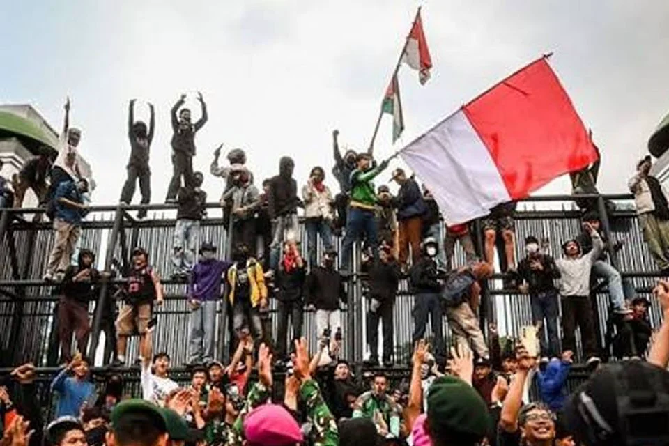 Komdigi Awasi Medsos Saat Demo, Soroti Live Streaming Cari Gift