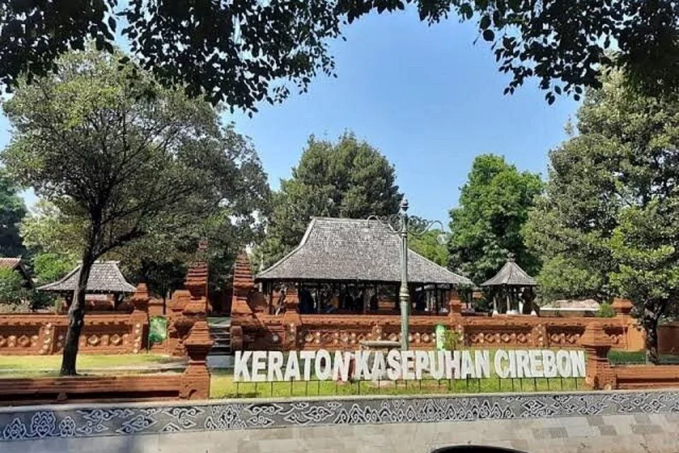 Jejak Kesultanan Cirebon dalam Perjalanan Sejarah Kota Cirebon