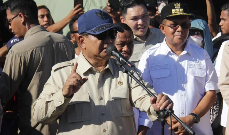 Prabowo Pantau Aktivitas Gunung Anak Krakatau, Minta Warga Tak Panik