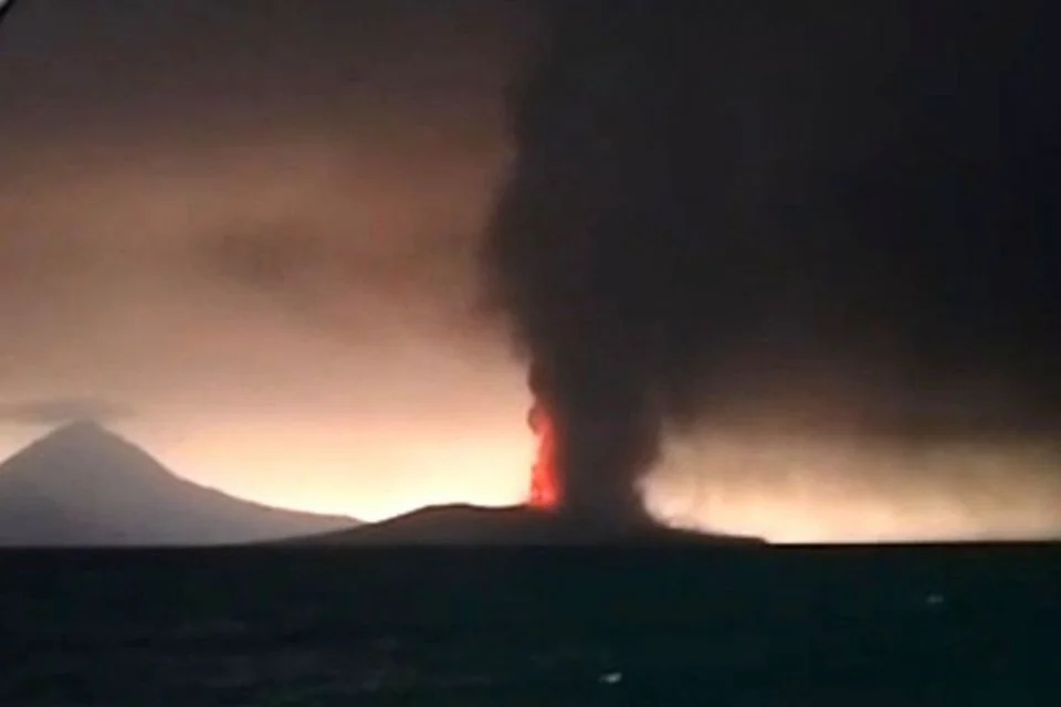 Abu Vulkanik Anak Krakatau Mengarah ke Jakarta, Sekolah di DKI Mulai PJJ Besok