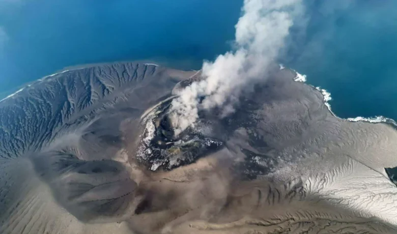 Badan Geologi: Anak Krakatau Berstatus Siaga, Potensi Letusan Masih Tinggi