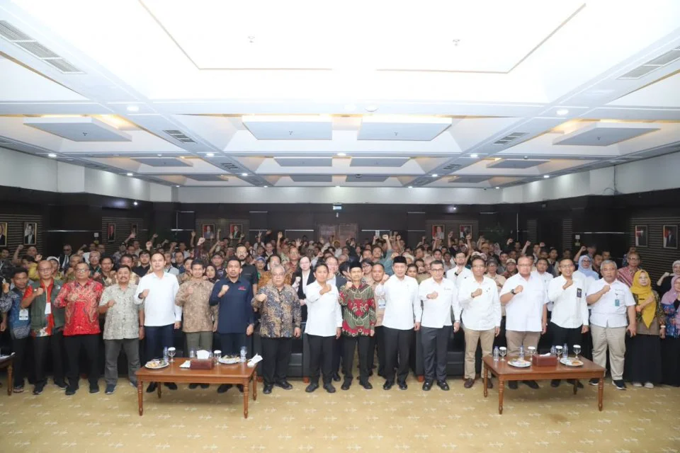 Konferensi_Nasional_Perkebunan_Rakyat_II-2026_09_21-18_27_47_f46b1d511cd38b3289e8bcfc9f9b73e1_960x640_thumb