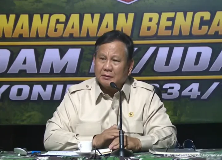 Presiden_Prabowo_Subianto_saat_memimpin_rapat_di_Posko_Penangana-2026_08_26-15_09_57_c5b9cefe9cd01aa6b121767ba0f40a03_960x640_thumb-1