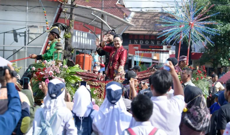 Lewat Pawai Ta’aruf MTQ Nasional, Agustina Wilujeng Hadirkan Keragaman Semarang