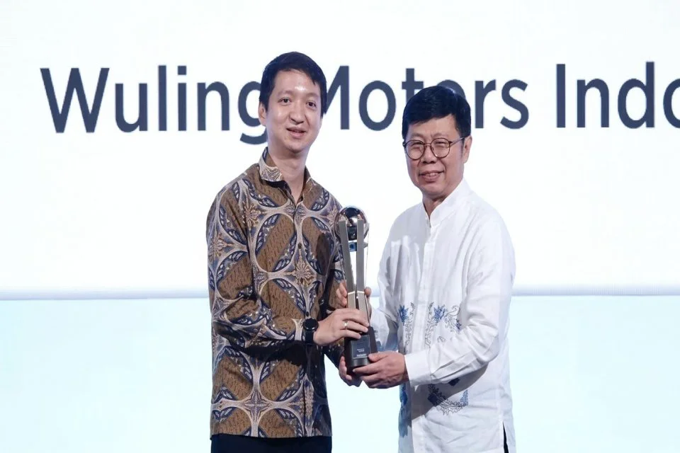 Wuling_Terima_Penghargaan_KESGI_Awards_2026-2026_09_17-19_24_10_6781e788948232a64070d345fca9b295_960x640_thumb